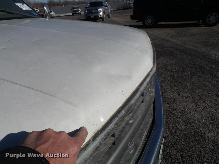 image for item DB6264 2000 Chevrolet 3500 bucket truck