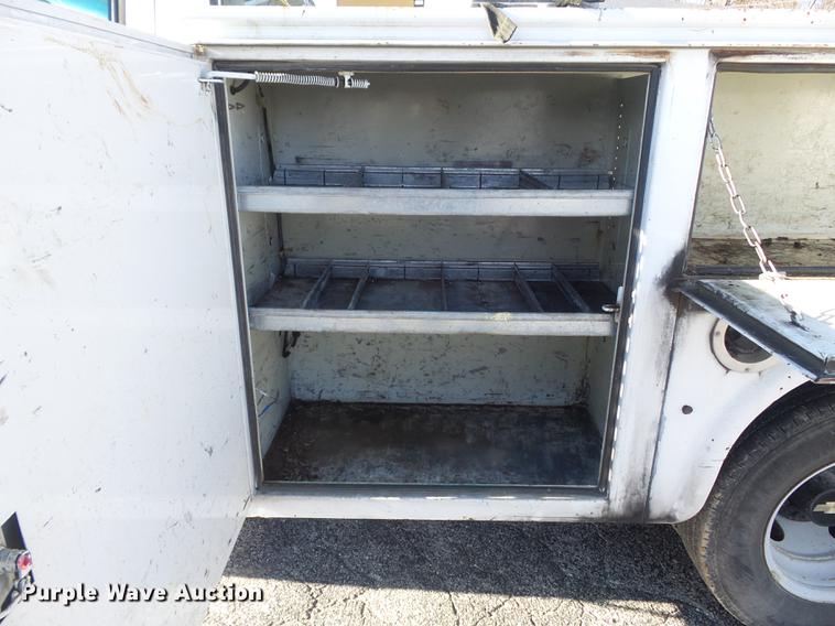 image for item DB6264 2000 Chevrolet 3500 bucket truck