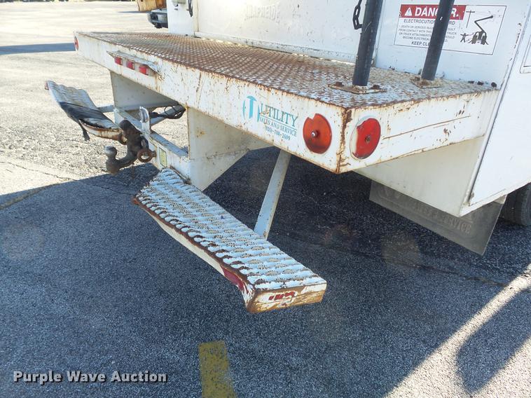 image for item DB6264 2000 Chevrolet 3500 bucket truck