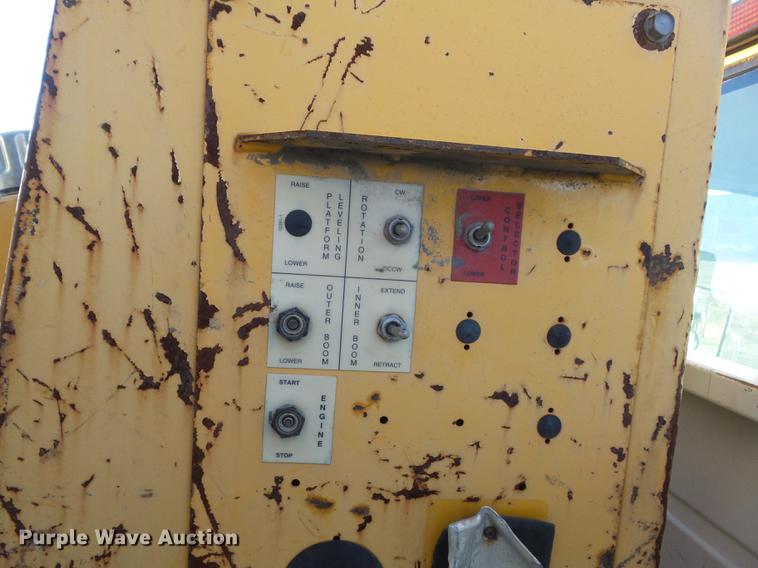 image for item DB6264 2000 Chevrolet 3500 bucket truck