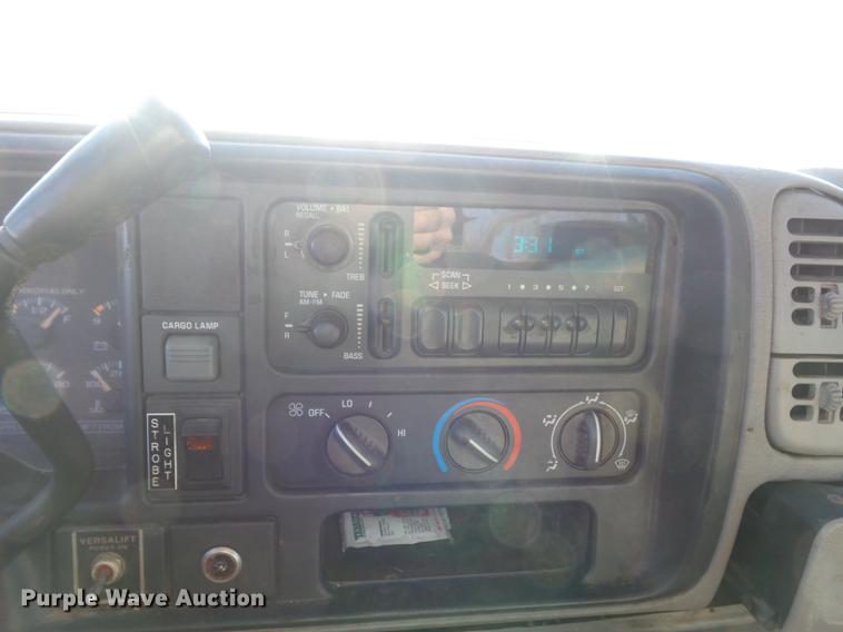 image for item DB6264 2000 Chevrolet 3500 bucket truck