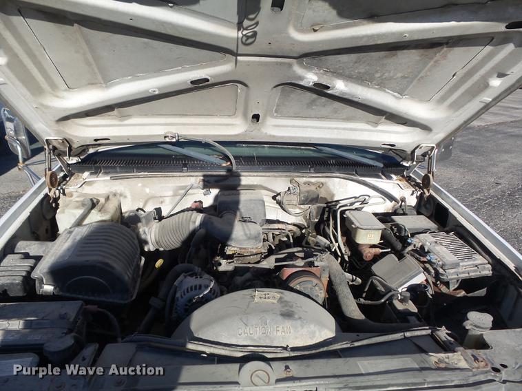 image for item DB6264 2000 Chevrolet 3500 bucket truck