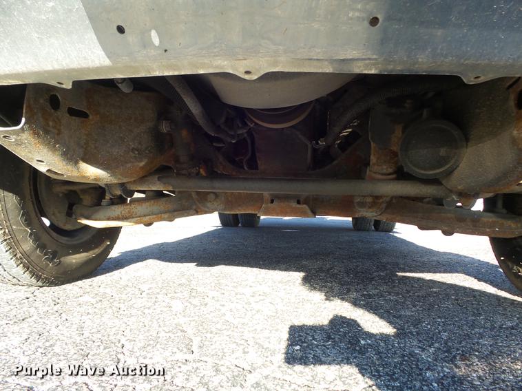 image for item DB6264 2000 Chevrolet 3500 bucket truck