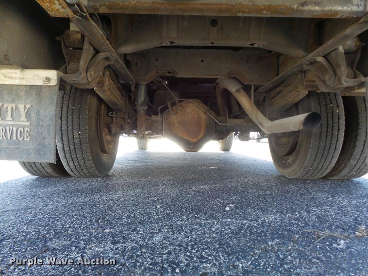 image for item DB6264 2000 Chevrolet 3500 bucket truck