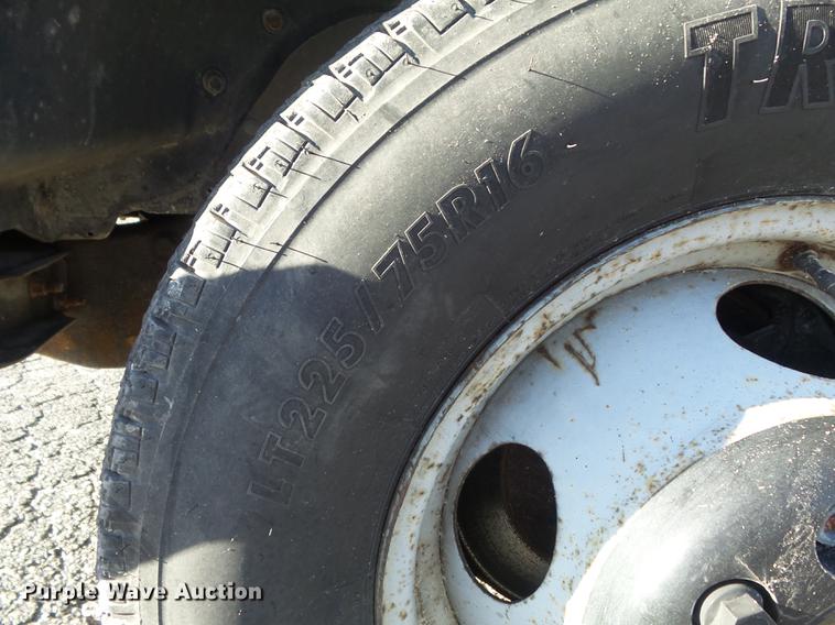 image for item DB6264 2000 Chevrolet 3500 bucket truck