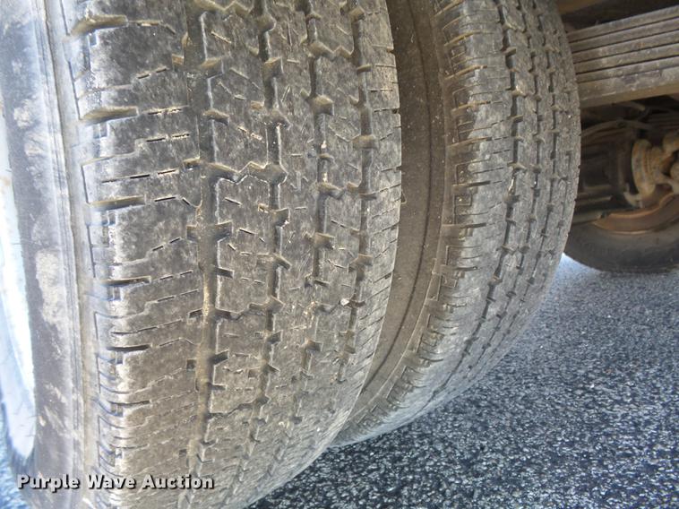 image for item DB6264 2000 Chevrolet 3500 bucket truck