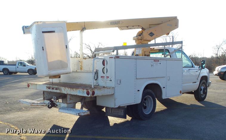 image for item DB6265 2000 Chevrolet 3500 bucket truck