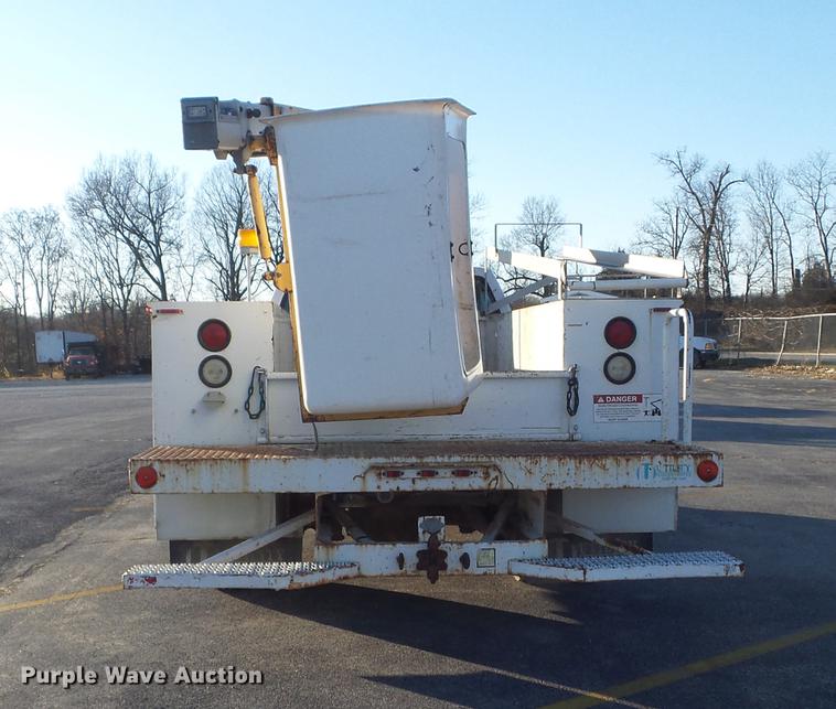 image for item DB6265 2000 Chevrolet 3500 bucket truck