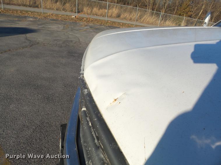 image for item DB6265 2000 Chevrolet 3500 bucket truck