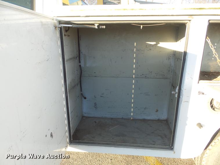 image for item DB6265 2000 Chevrolet 3500 bucket truck