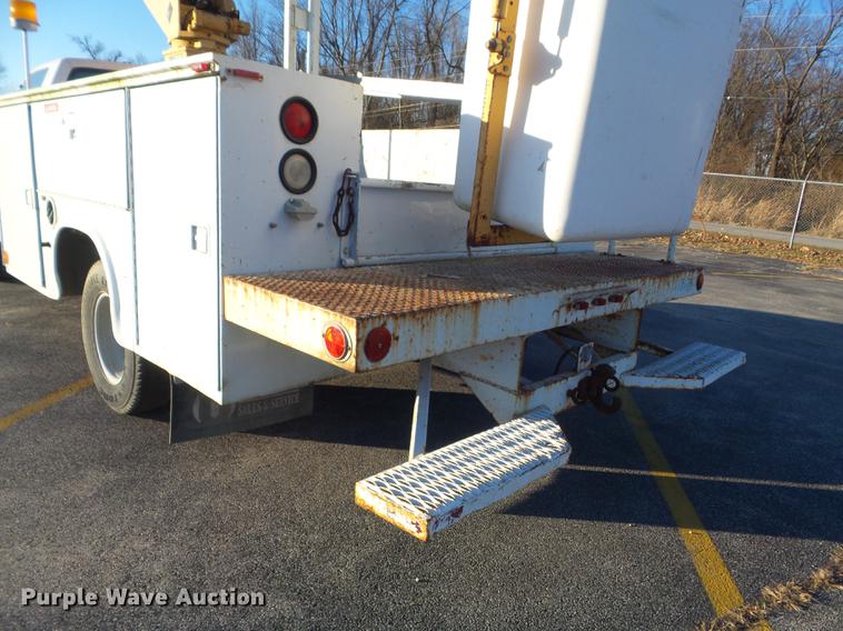 image for item DB6265 2000 Chevrolet 3500 bucket truck