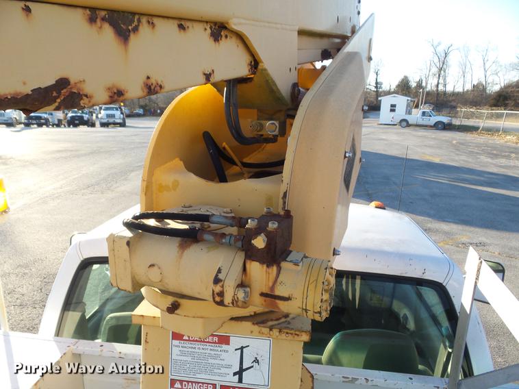 image for item DB6265 2000 Chevrolet 3500 bucket truck