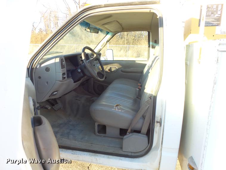 image for item DB6265 2000 Chevrolet 3500 bucket truck