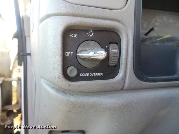 image for item DB6265 2000 Chevrolet 3500 bucket truck