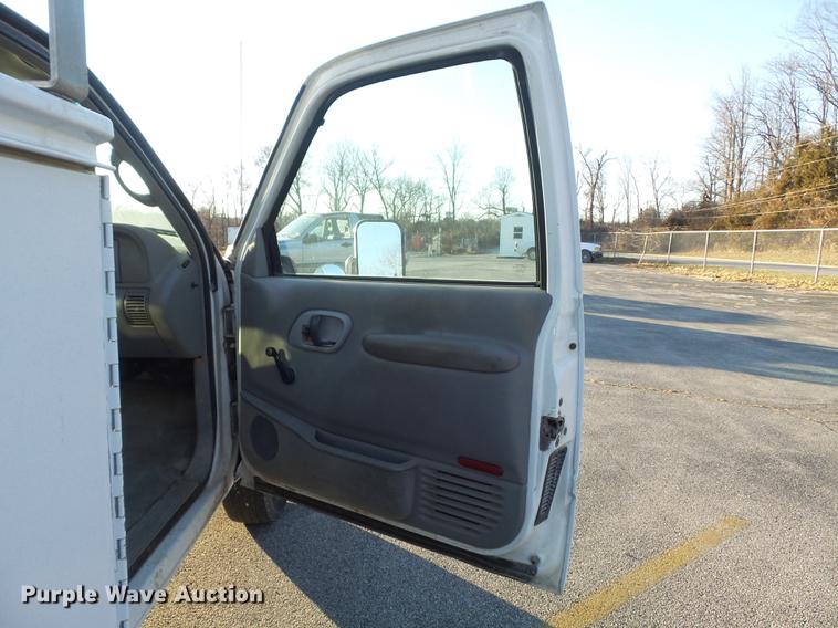 image for item DB6265 2000 Chevrolet 3500 bucket truck