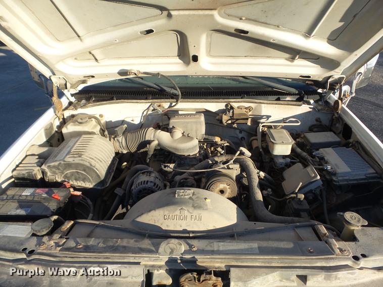 image for item DB6265 2000 Chevrolet 3500 bucket truck