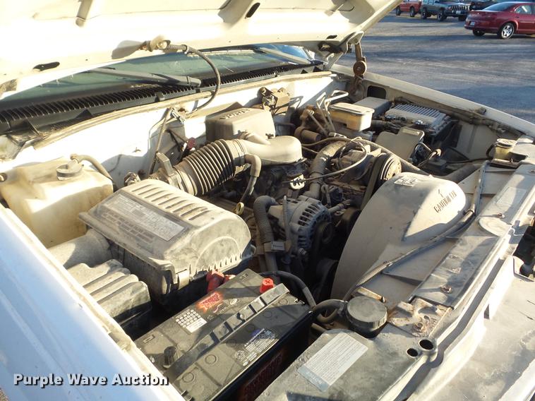 image for item DB6265 2000 Chevrolet 3500 bucket truck