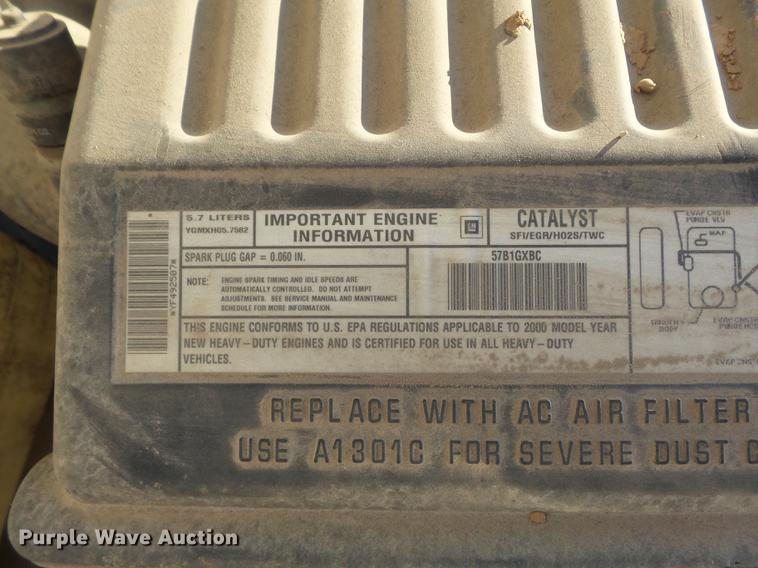 image for item DB6265 2000 Chevrolet 3500 bucket truck