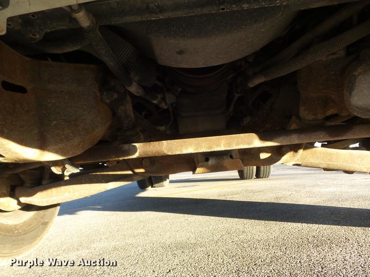 image for item DB6265 2000 Chevrolet 3500 bucket truck