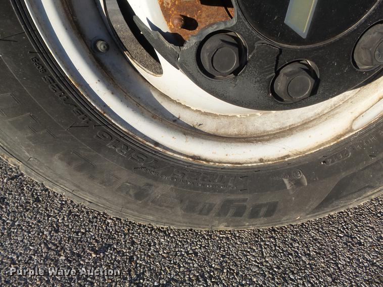 image for item DB6265 2000 Chevrolet 3500 bucket truck