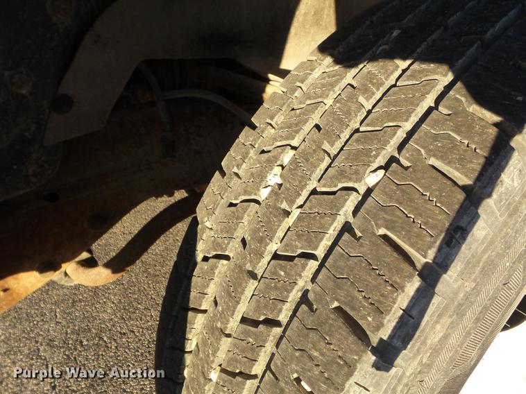 image for item DB6265 2000 Chevrolet 3500 bucket truck