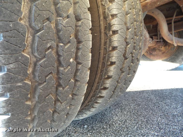 image for item DB6265 2000 Chevrolet 3500 bucket truck