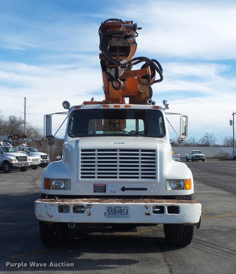 image for item DB6266 1991 International 4900 digger derrick truck