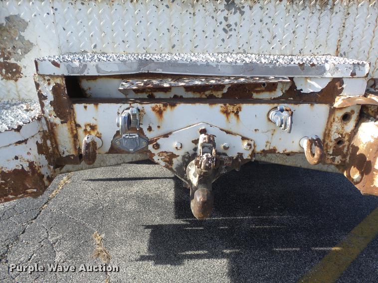 image for item DB6266 1991 International 4900 digger derrick truck