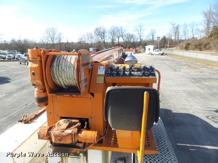 image for item DB6266 1991 International 4900 digger derrick truck