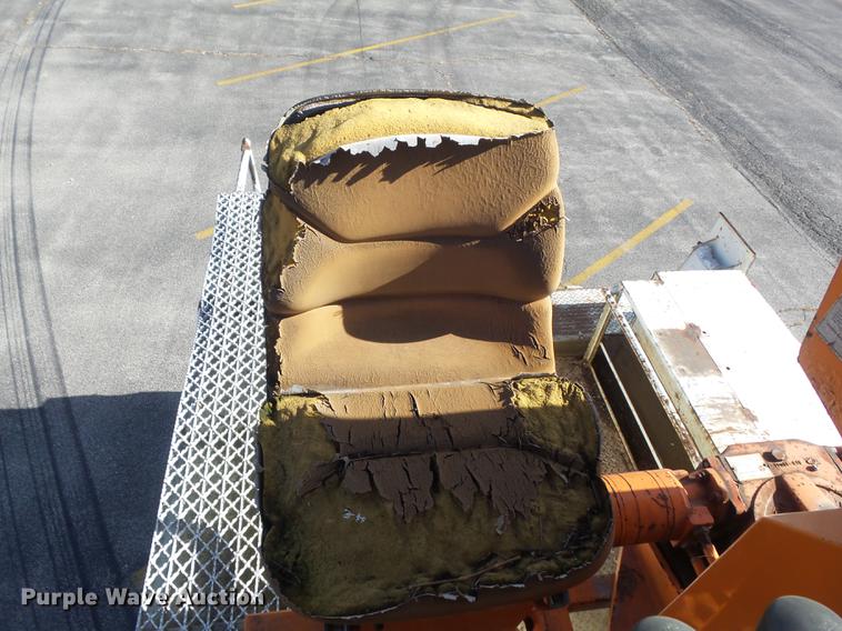 image for item DB6266 1991 International 4900 digger derrick truck