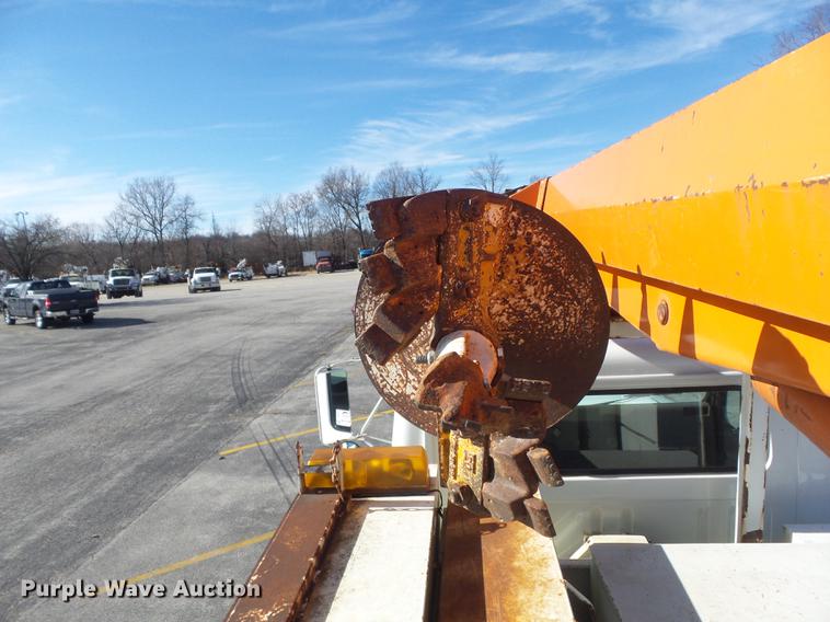 image for item DB6266 1991 International 4900 digger derrick truck