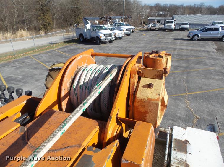 image for item DB6266 1991 International 4900 digger derrick truck