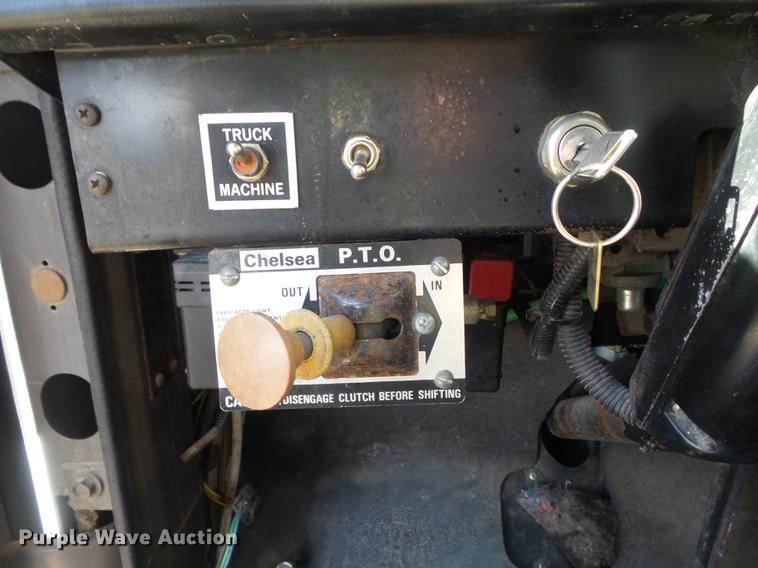 image for item DB6266 1991 International 4900 digger derrick truck