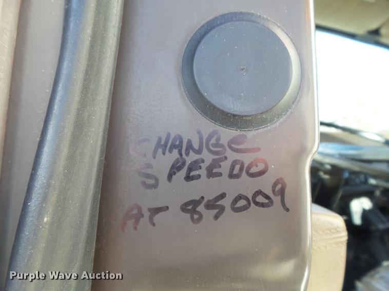 image for item DB6266 1991 International 4900 digger derrick truck