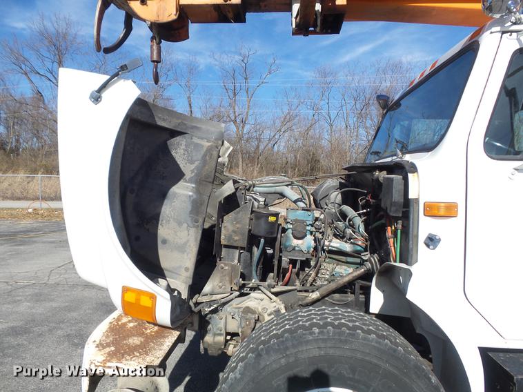 image for item DB6266 1991 International 4900 digger derrick truck
