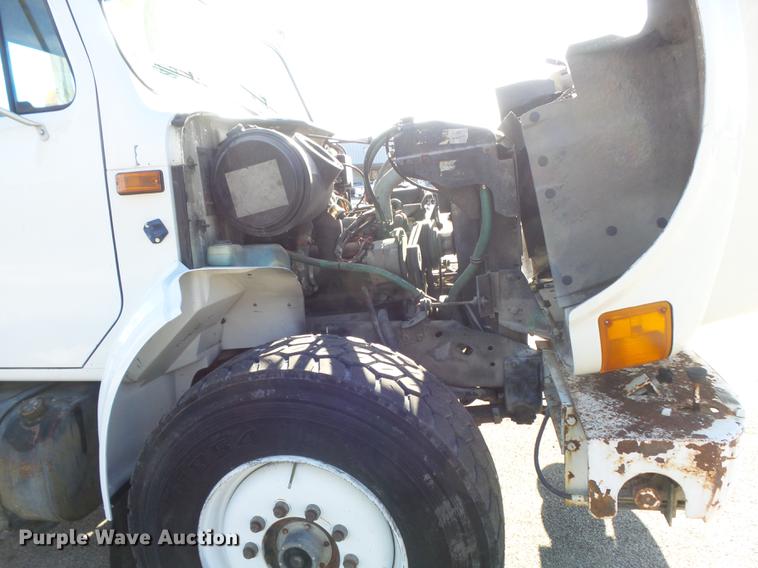 image for item DB6266 1991 International 4900 digger derrick truck