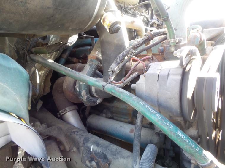 image for item DB6266 1991 International 4900 digger derrick truck