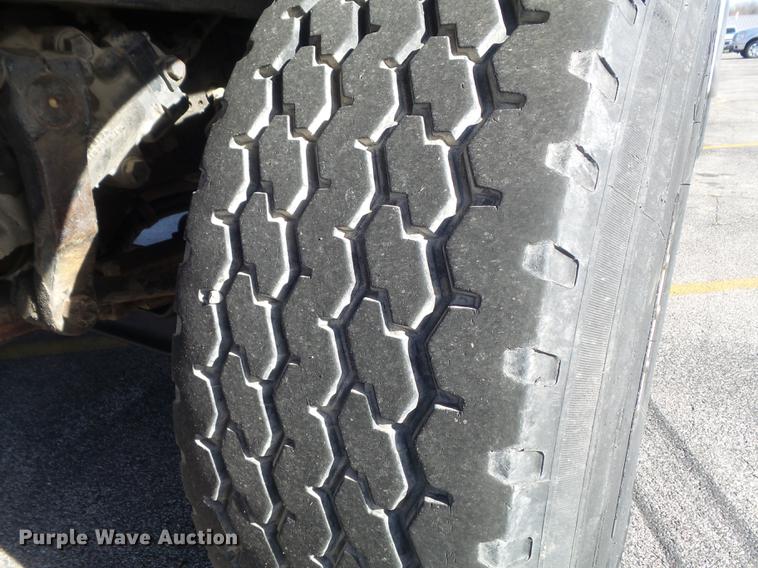 image for item DB6266 1991 International 4900 digger derrick truck