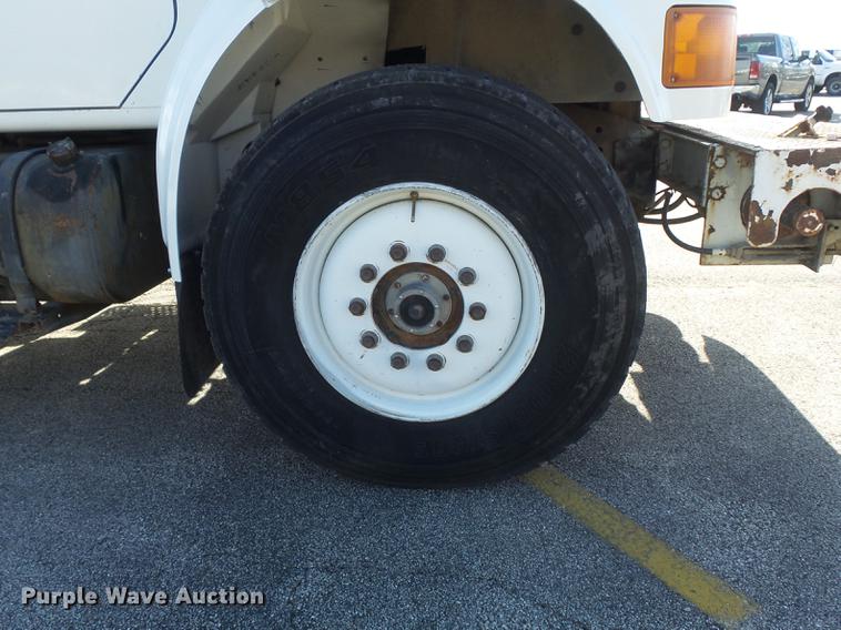 image for item DB6266 1991 International 4900 digger derrick truck