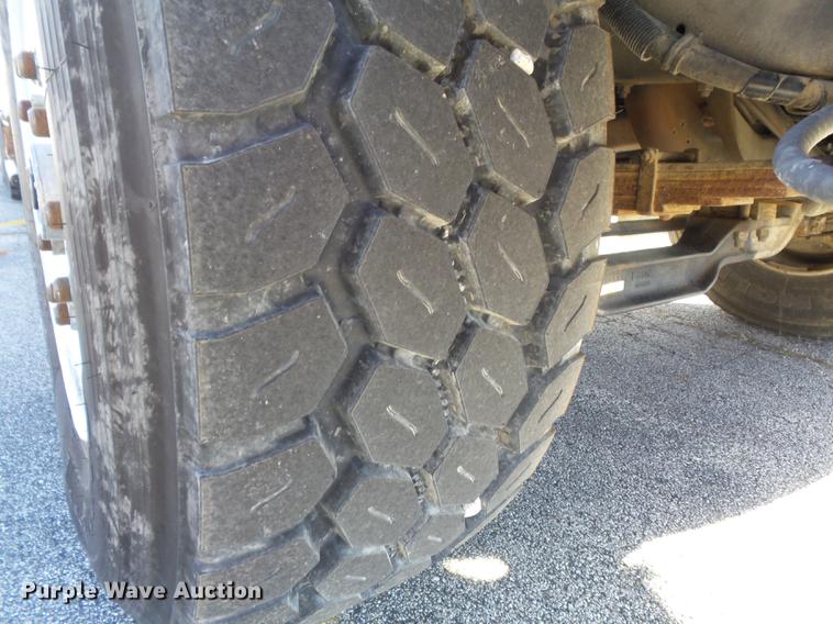 image for item DB6266 1991 International 4900 digger derrick truck