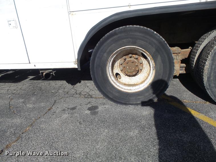 image for item DB6266 1991 International 4900 digger derrick truck