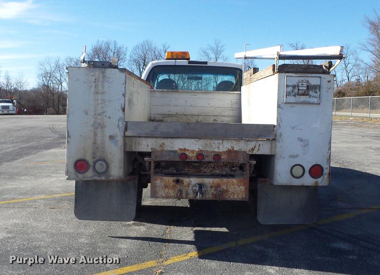 image for item DB6267 2000 Ford F350 Super Duty XL utility bed pickup truck