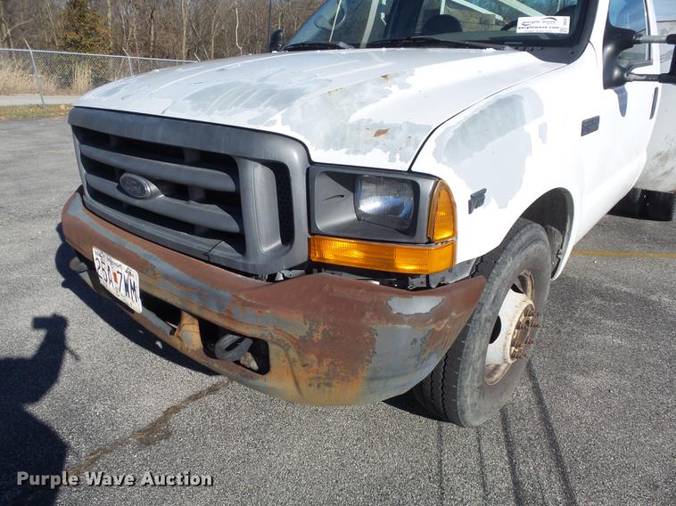 image for item DB6267 2000 Ford F350 Super Duty XL utility bed pickup truck