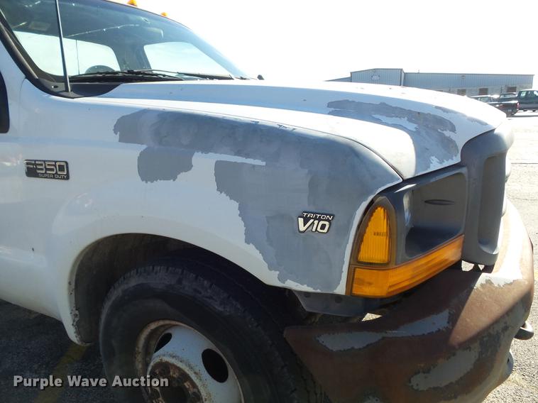 image for item DB6267 2000 Ford F350 Super Duty XL utility bed pickup truck