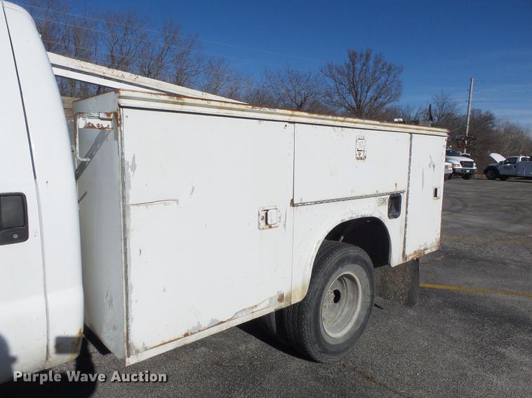 image for item DB6267 2000 Ford F350 Super Duty XL utility bed pickup truck