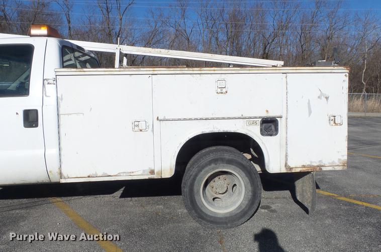 image for item DB6267 2000 Ford F350 Super Duty XL utility bed pickup truck