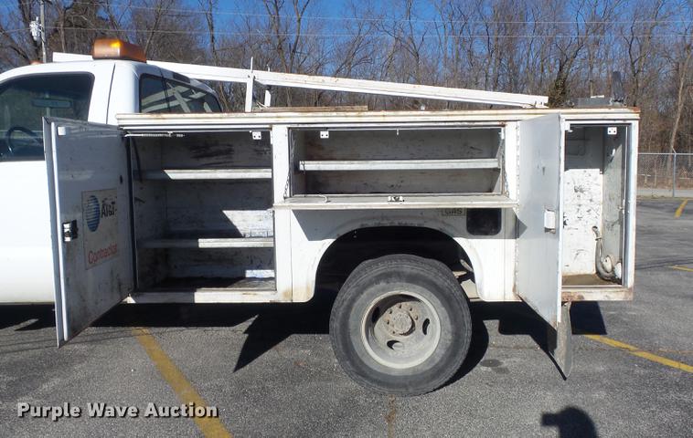 image for item DB6267 2000 Ford F350 Super Duty XL utility bed pickup truck