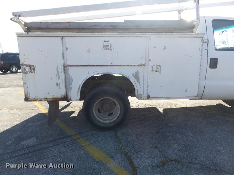 image for item DB6267 2000 Ford F350 Super Duty XL utility bed pickup truck