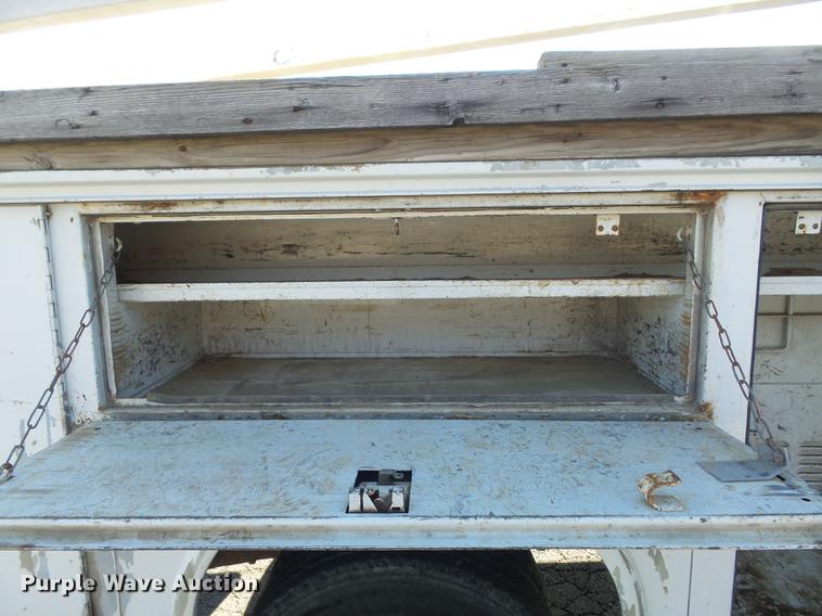 image for item DB6267 2000 Ford F350 Super Duty XL utility bed pickup truck