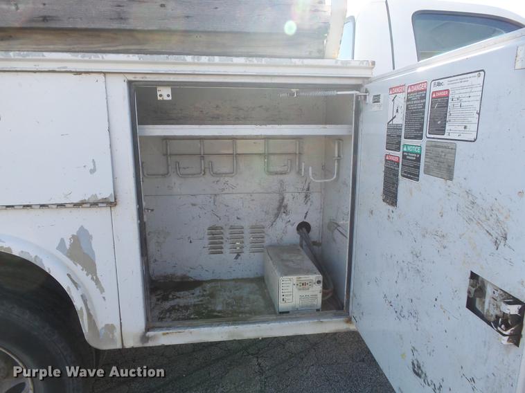 image for item DB6267 2000 Ford F350 Super Duty XL utility bed pickup truck